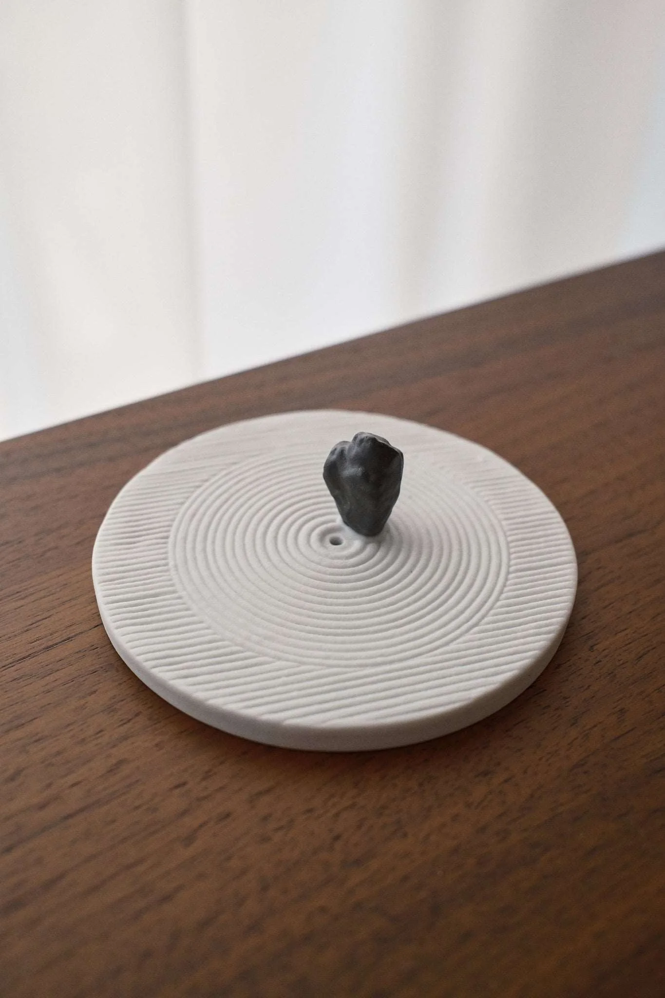 Concrete Japanese Zen Garden Inspired Incense Holder (Black/White) - Image 6